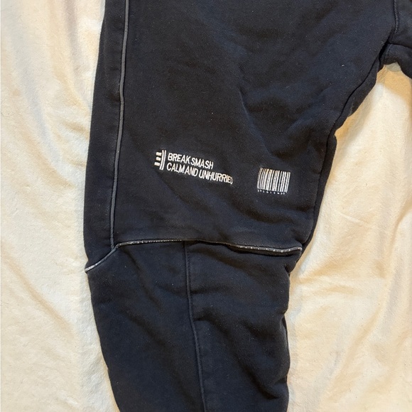 Maz Young streetwear sweatpants with cool graphics - Picture 2 of 10